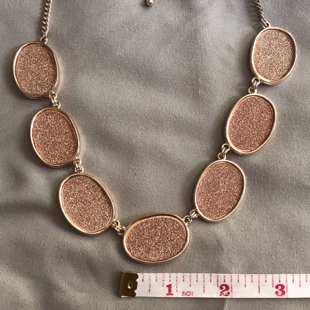 Peach statement necklace - Picture 4 of 7